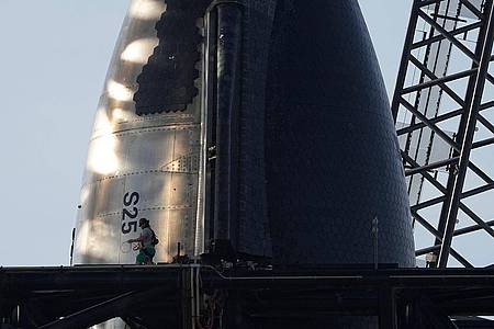 Die Mega-Rakete Starship von SpaceX wird für ihren bevorstehenden Start von der Starbase in Boca Chica, Texas, vorbereitet.