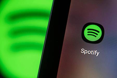 Rund 100 Millionen Nutzer mit Apple-Geräten hat Spotify in der EU - wird das zum Problem für den Musikstreamingdienst?