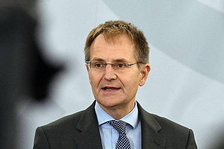 Generalbundesanwalt Peter Frank soll nach dpa-Informationen als Nachfolger von Müller als Richter ans Bundesverfassungsgericht in Karlsruhe wechseln.