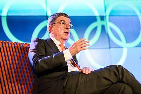 Thomas Bach und das IOC könnten bei der Sitzung in Paris eine Vorentscheidung über die Vergabe der Winterspiele 2030 und 2034 treffen.