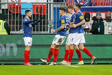 Holstein Kiel feierte einen Heimsieg gegen den FC Schalke 04.