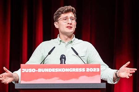 Jusos-Chef Philipp Türmer plädiert dafür, die Schuldenbremse auszusetzen.
