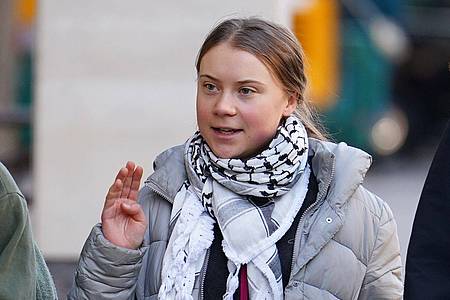 Greta Thunberg trifft am Westminster Magistrates Court ein.
