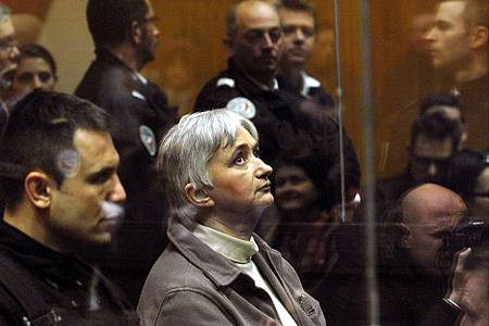 Monique Olivier, die Frau des französischen Serienmörders Michel Fourniret, steht erneut vor Gericht.