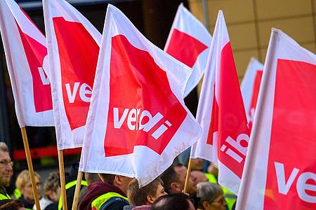 Die Gewerkschaft Verdi hatte die Beschäftigten im öffentlichen Dienst erst kürzlich zum Warnstreik aufgerufen.